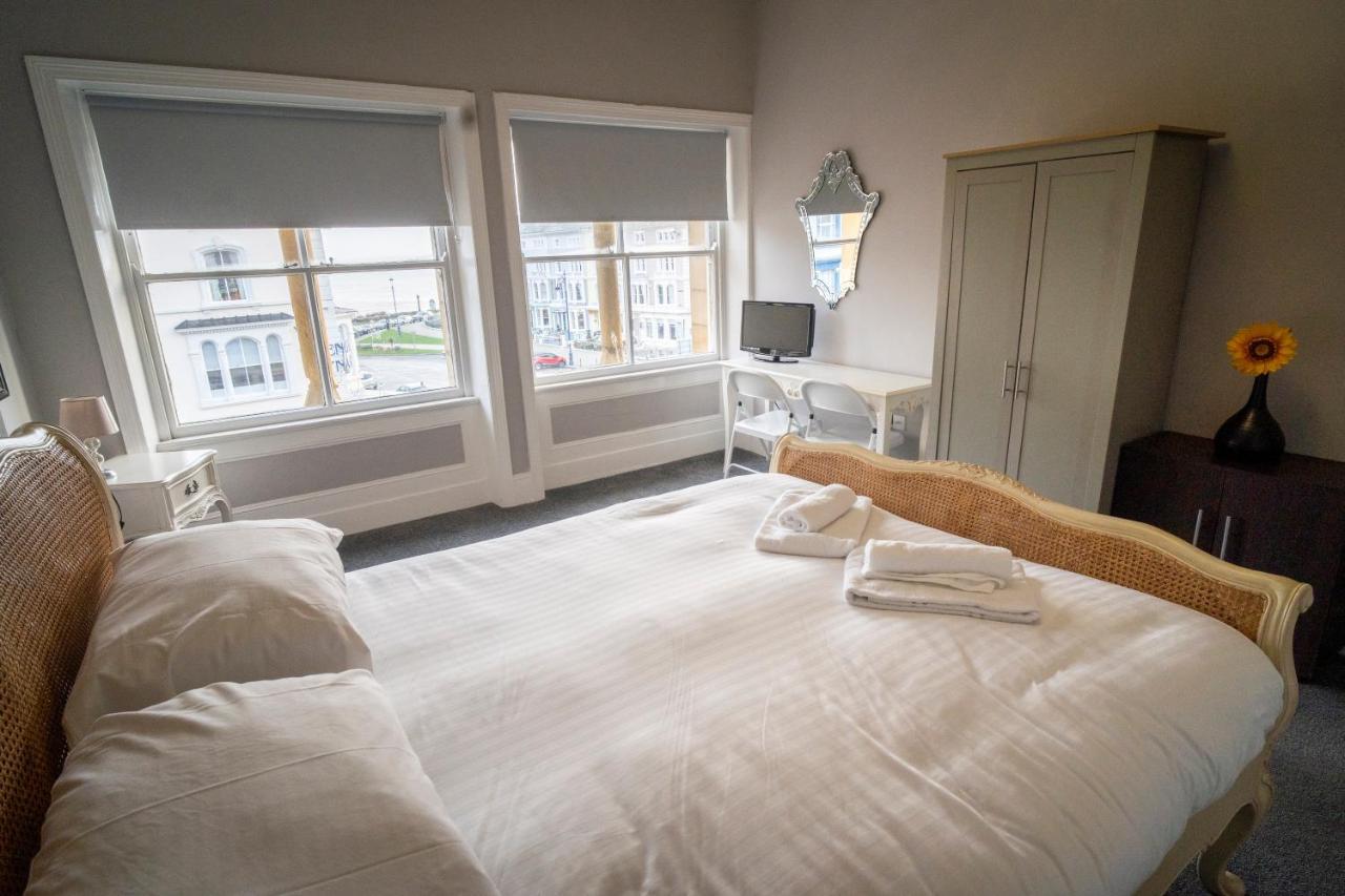 Cornerhouse Apartments Лландидно Экстерьер фото